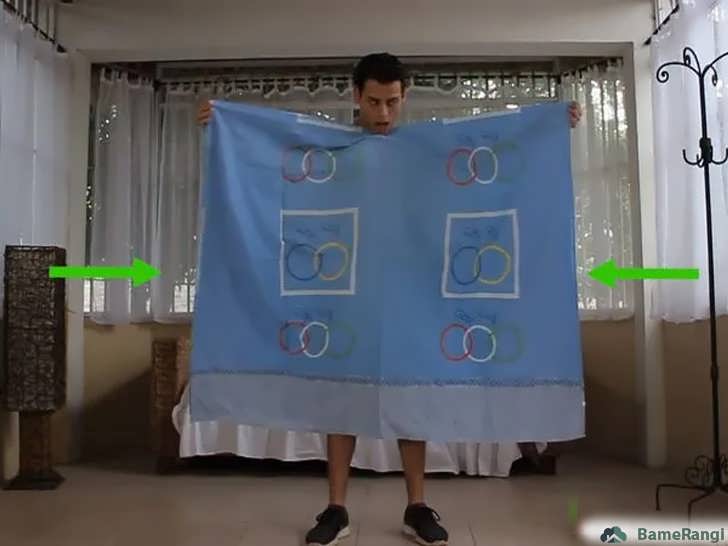 تا زدن ملافه از وسط به صورت افقی